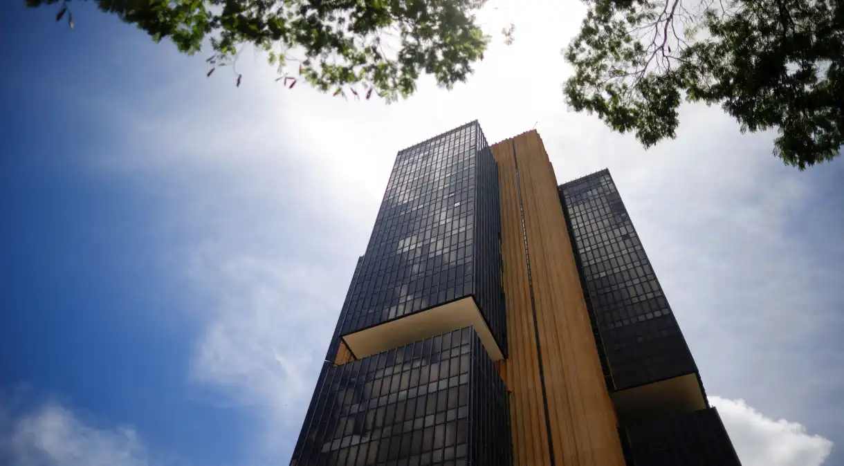 Banco Central diz que não hesitará em elevar juros se julgar apropriado, mostra ata