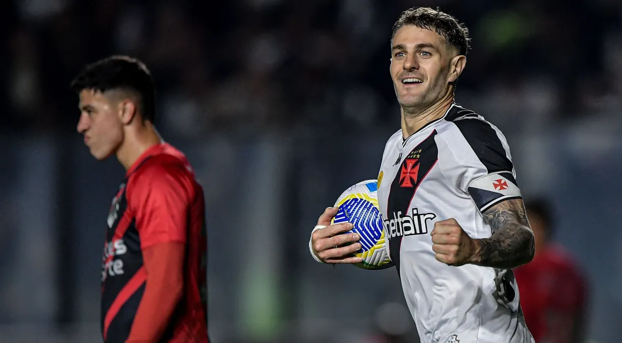 Pelo Brasileiro, Vasco vira contra o Athletico-PR em prévia da Copa do Brasil