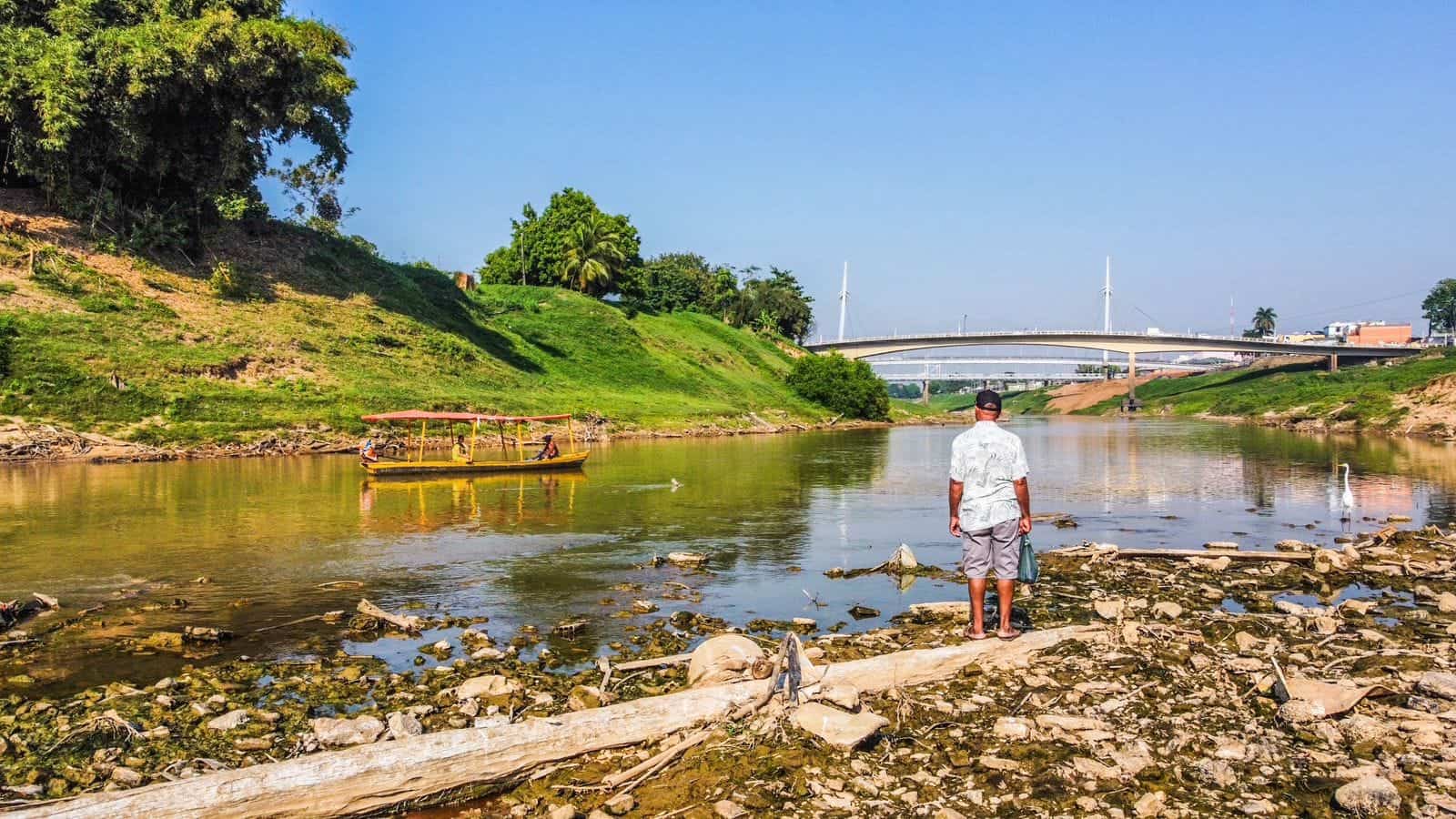Nível do Rio Acre fica a 15cm do menor nível da história