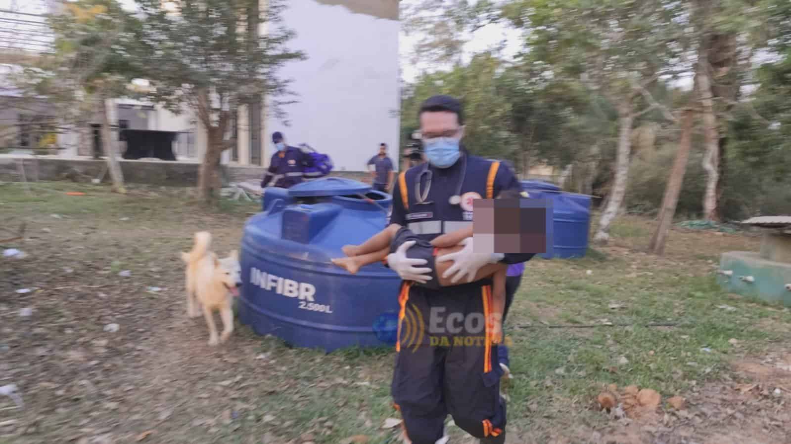 Criança se afoga em piscina e sobrevive após 5min de reanimação em Rio Branco