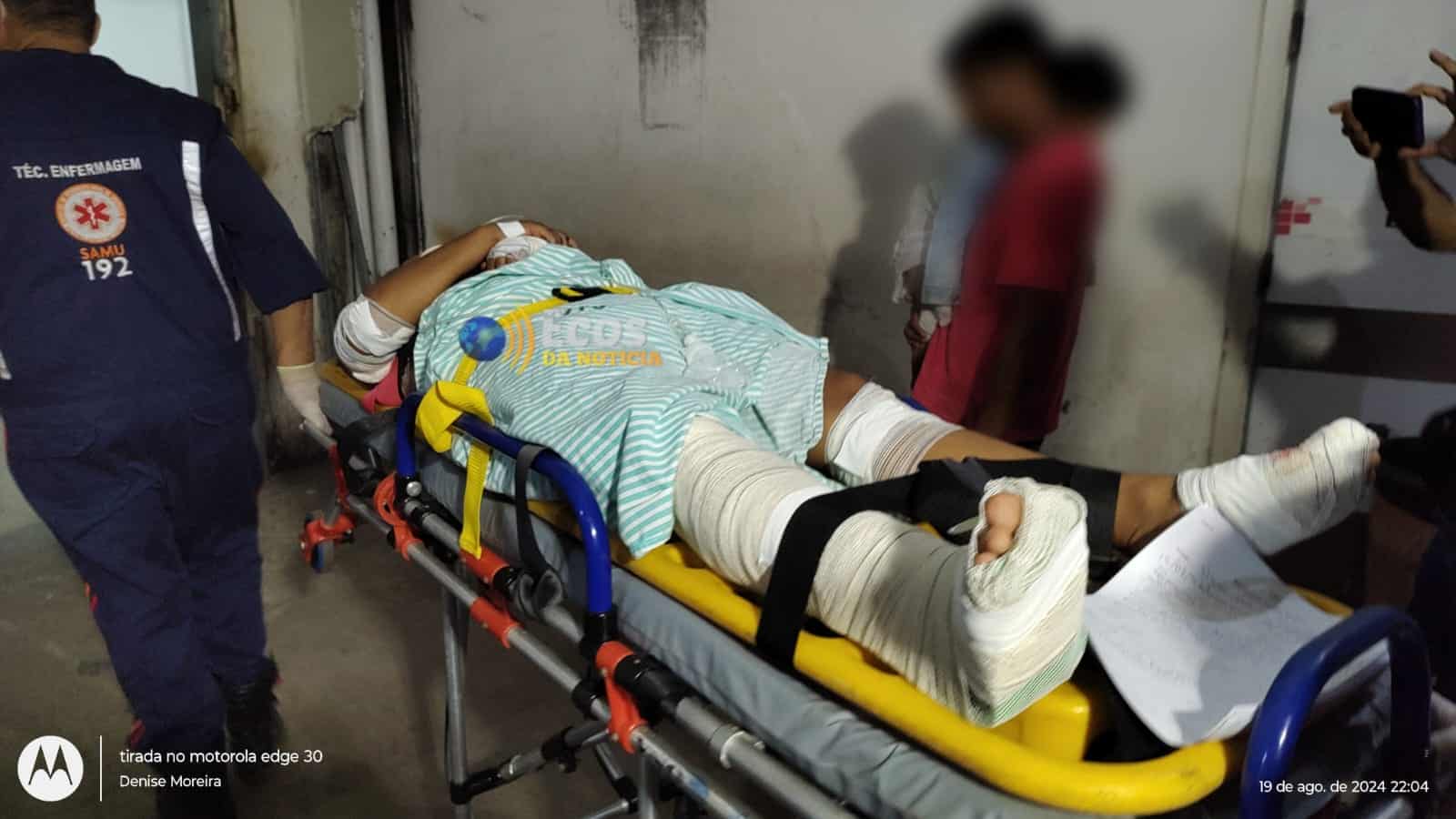 Colisão entre caminhonete e moto na BR-364 deixa três feridos, incluindo criança de dois anos