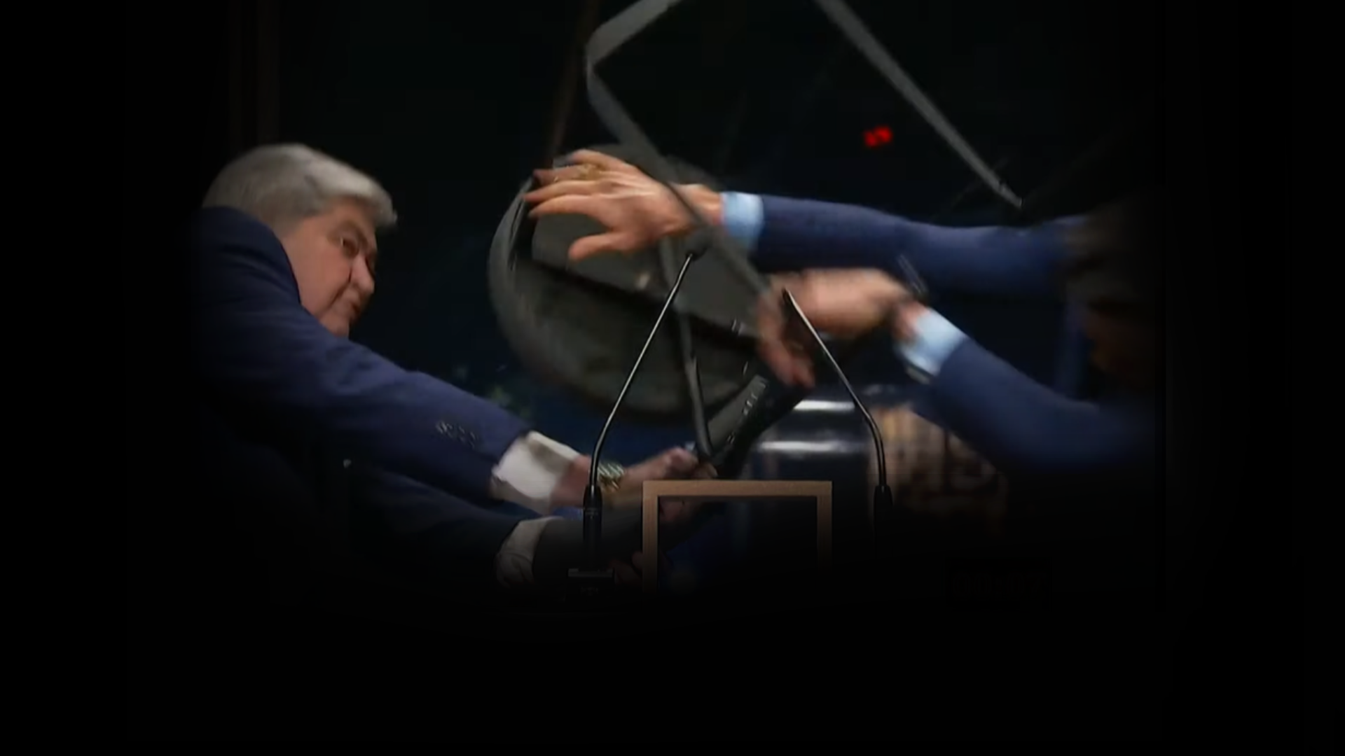 Pablo Marçal processa Datena e pede R$ 100 mil por dano moral após cadeirada