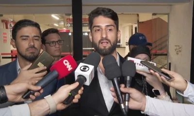 Nahuel Medina, integrante da equipe do candidato à Prefeitura de São Paulo Pablo Marçal (PRTB), fala a jornalista em delagacia após agredir Duda Lima, marqueteiro do prefeito Ricardo Nunes (MDB), com um soco no rosto em debate entre candidatos no dia 23 de setembro de 2024 • CNN