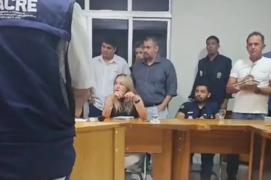 DERACRE–900×651 DERACRE--900x651