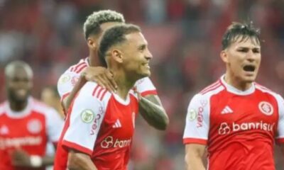 Foto: Ricardo Duarte/Internacional - Legenda: Internacional derrota o Vitória dentro do Beira-Rio / Jogada10