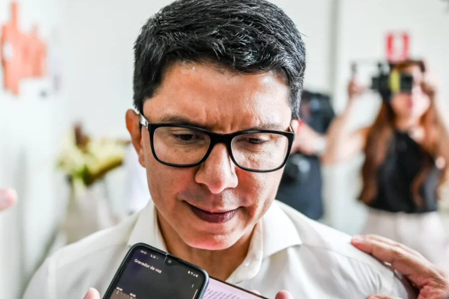 Frame-464-59-900×641 Frame-464-59-900x641