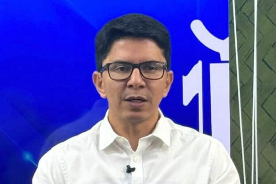 Frame-470-25-900×641 Frame-470-25-900x641