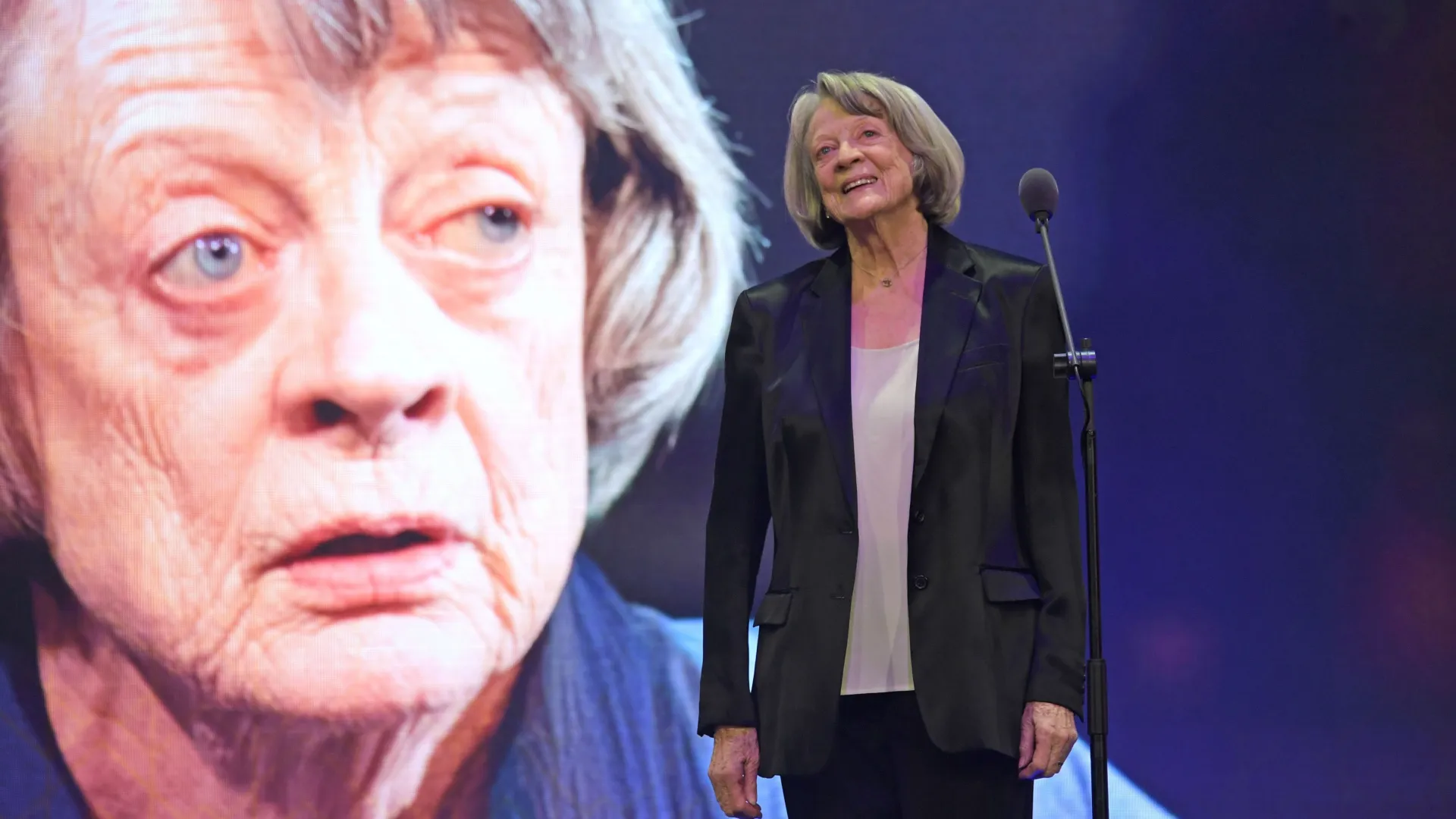 Maggie Smith, atriz vencedora de Oscar que estrelou “Harry Potter” ,morre aos 89 anos