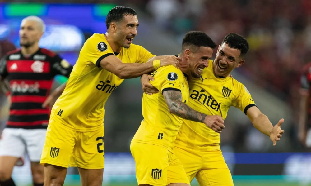 Penarol-Flamengo-Libertadores-e1726788026199 Peñarol vence Flamengo no Maracanã • Ruano Carneiro/Getty Images