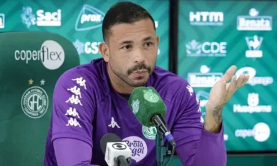 Vladimir-goleiro-Guarani-e1726430180818 Emprestado pelo Santos, Vladimir defende o Guarani • Raphael Silvestre/Guarani FC