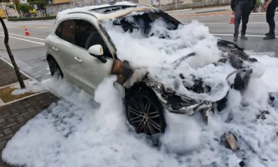 Segundo as autoridades, proprietário do veículo não estava no local. • Divulgação: Corpo de Bombeiros de Santa Catarina