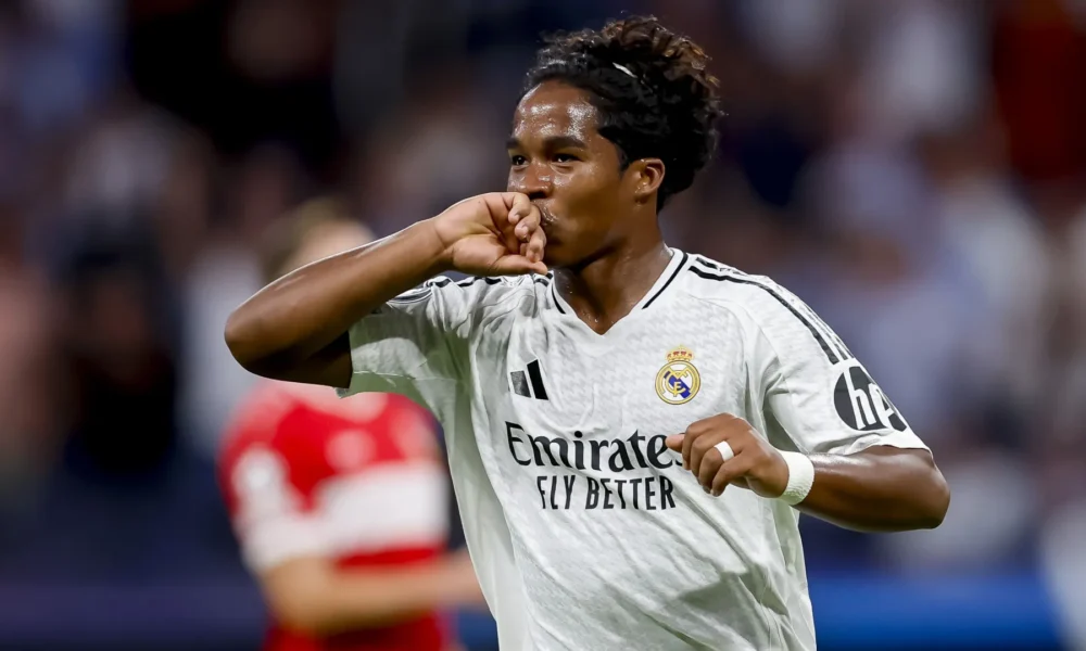 endrick-real Endrick marcou em seu primeiro jogo na Champions League • Manu Reino/DeFodi Images via Getty Images