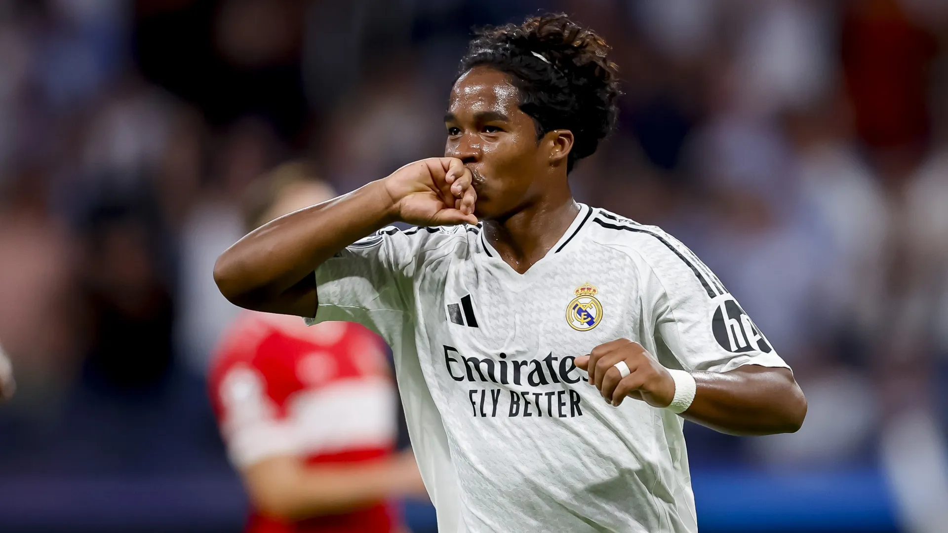 Endrick estreia na Champions com gol, e Real Madrid vence o Stuttgart em casa