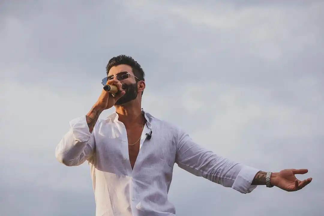 Gusttavo Lima deixou o país horas antes de ser alvo de mandado de prisão, diz jornal