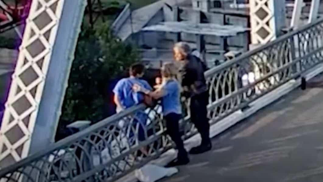 Vídeo: Bon Jovi convence mulher a desistir de pular de ponte nos Estados Unidos