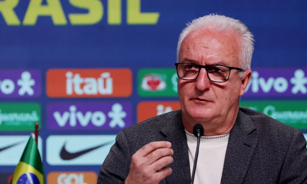 tagreuters.com2024binary_LYNXMPEK490LB-FILEDIMAGE-e1724420709108 Dorival Júnior, técnico da Seleção Brasileira, convoca 23 nomes nesta sexta-feira (27) • Reuters/Ricardo Moraes