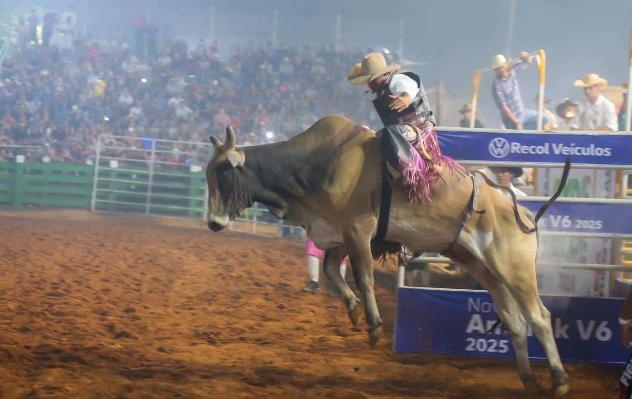 Final do Rodeio terá 10 peões disputando prêmios nesta terça