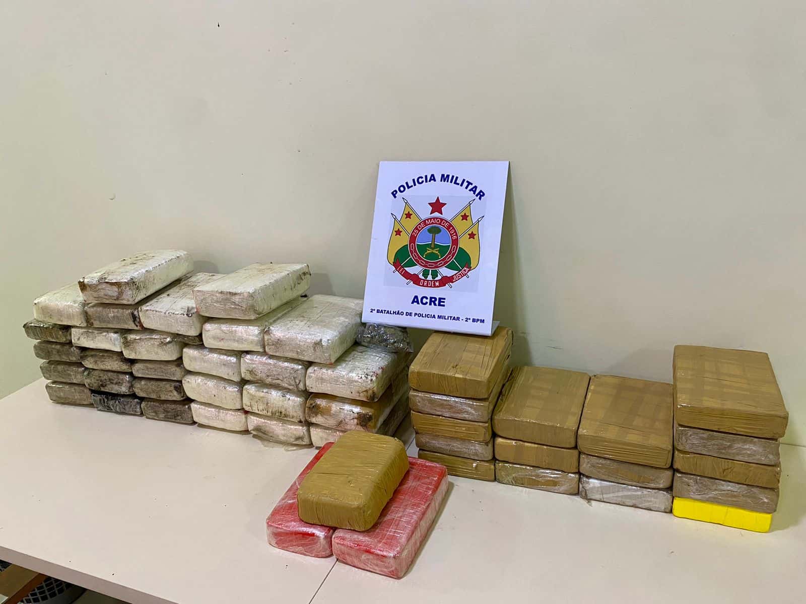 No segundo distrito, Polícia Militar apreende aproximadamente 48 quilos de entorpecentes