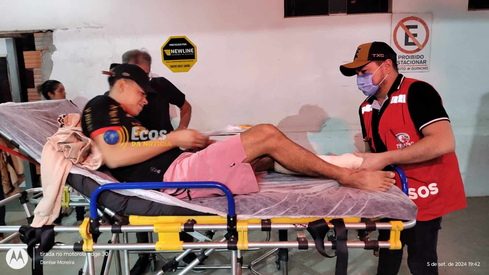 Jovem fica ferido em acidente entre caminhonete e moto em Boca do Acre e é transferido para Rio Branco