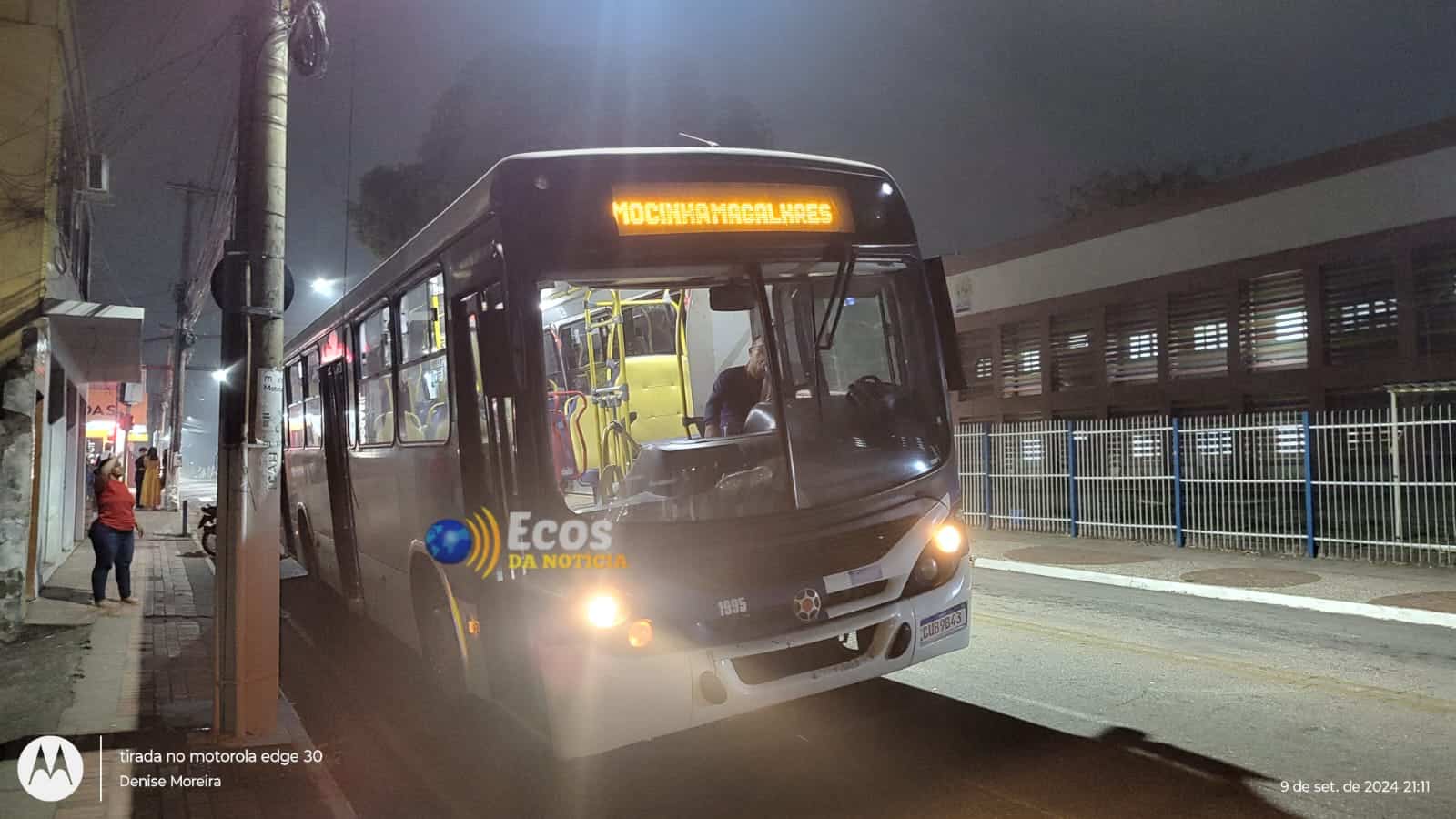 Casal armado rende passageiros e faz arrastão em transporte coletivo