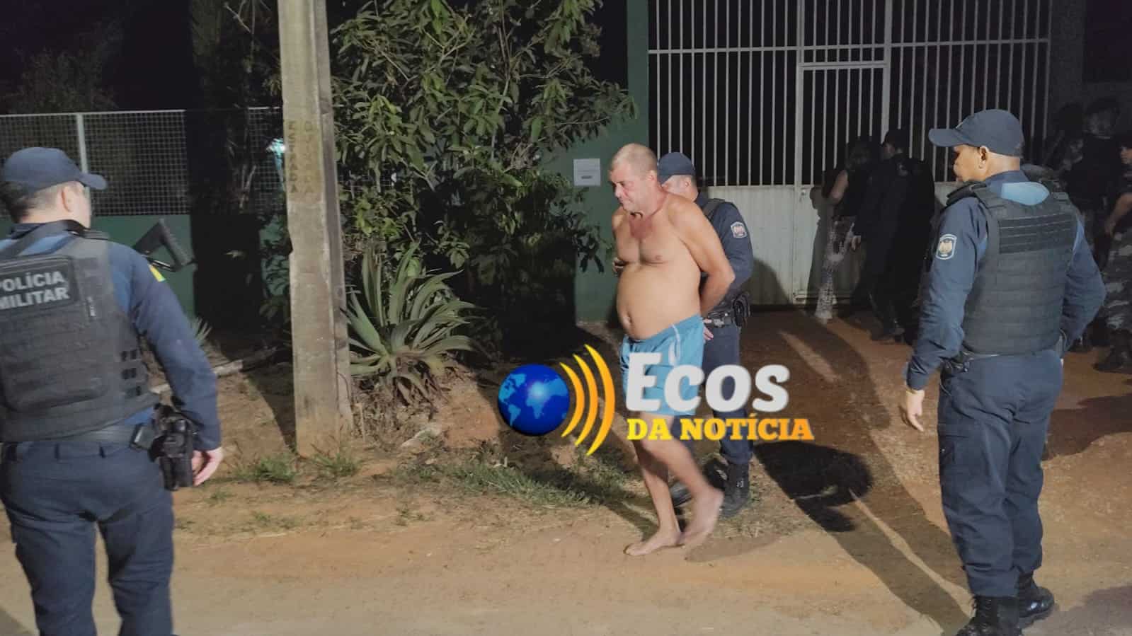 Motorista de ônibus surta, ameaça trabalhadores com arma de fogo e dispara tiros em sua residência