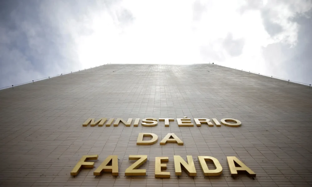 2024-04-18T171904Z_1_LYNXNPEK3H0RH_RTROPTP_4_MACRO-DURIGAN Prédio do Ministério da Fazenda, em Brasília (Foto: Reuters/Adriano Machado