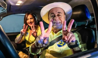 Bocalom chega para debate dirigindo e com a namorada I Whidy Melo/ac24horas