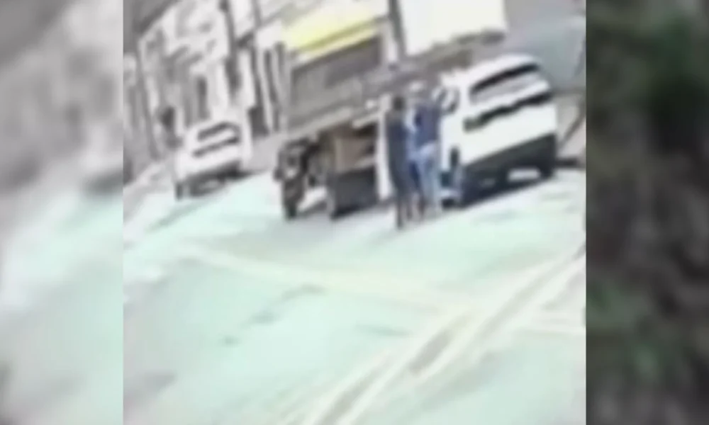 Design-sem-nome-4 Carro do GSI com equipamentos é roubado na frente da escola que Lula votará em SBC • Reprodução