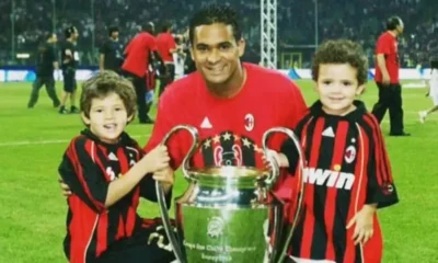 Ex-lateral-Serginho-e-os-filhos-Nicolas-e-Diego-apos-o-titulo-da-Champions-League-20052006 Ex-lateral Serginho e os filhos Nicolas e Diego após o título da Champions League 2006/2007 • Reprodução/Instagram