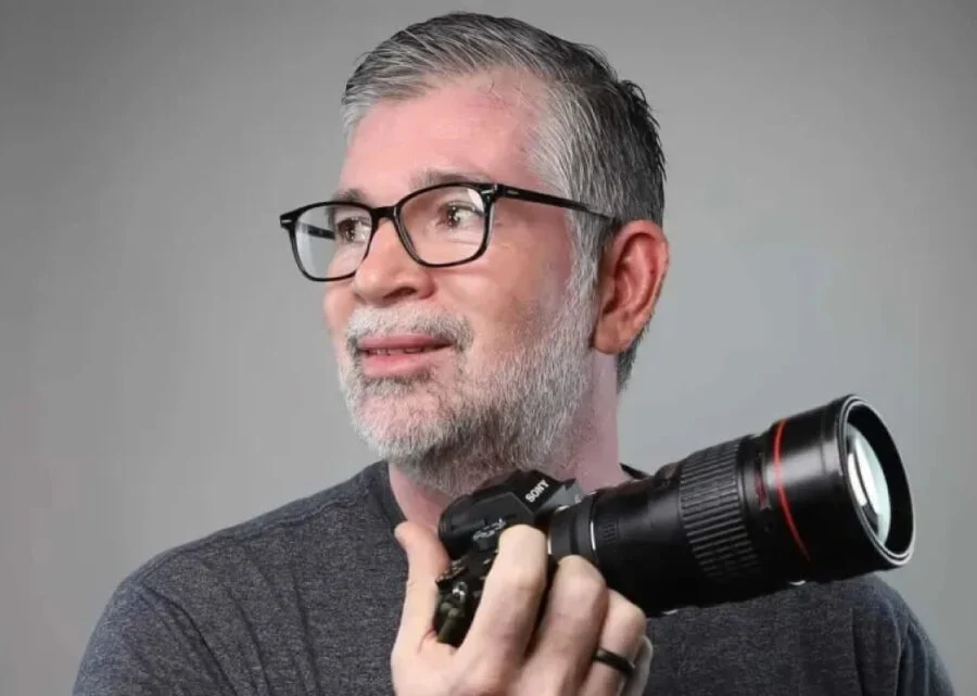 Corpo do fotojornalista Marcos Vicentti é velado na Capela São João Batista