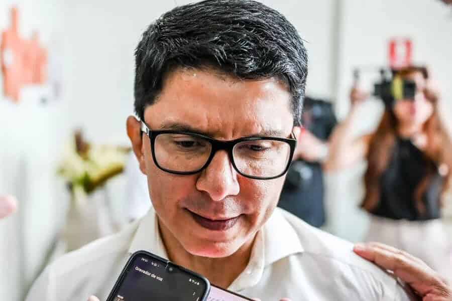 Frame-464-59-900x641-1