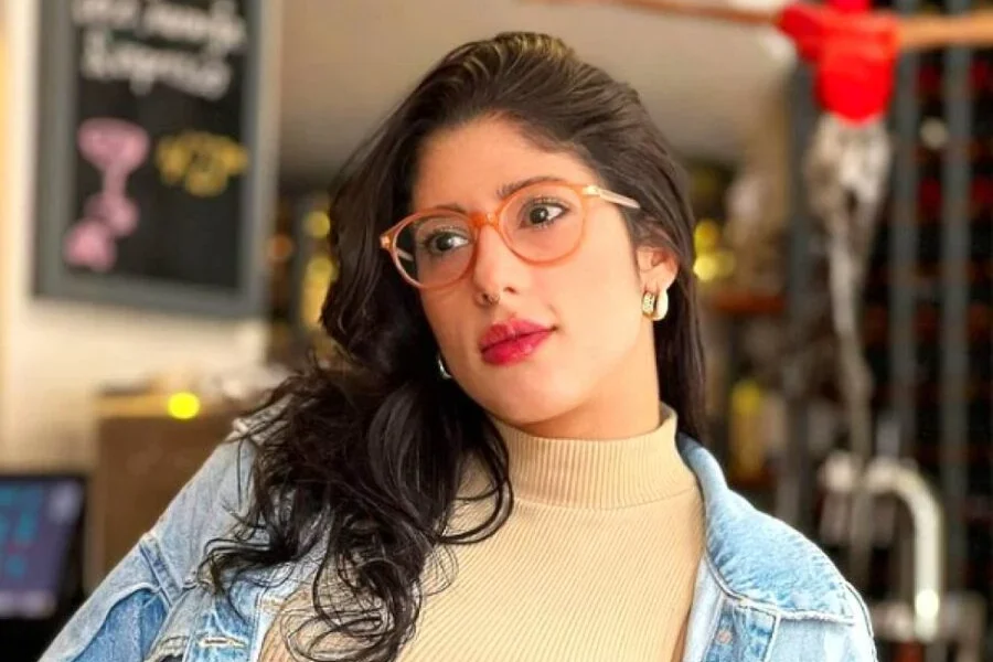 Frame-479-17-1-900x641