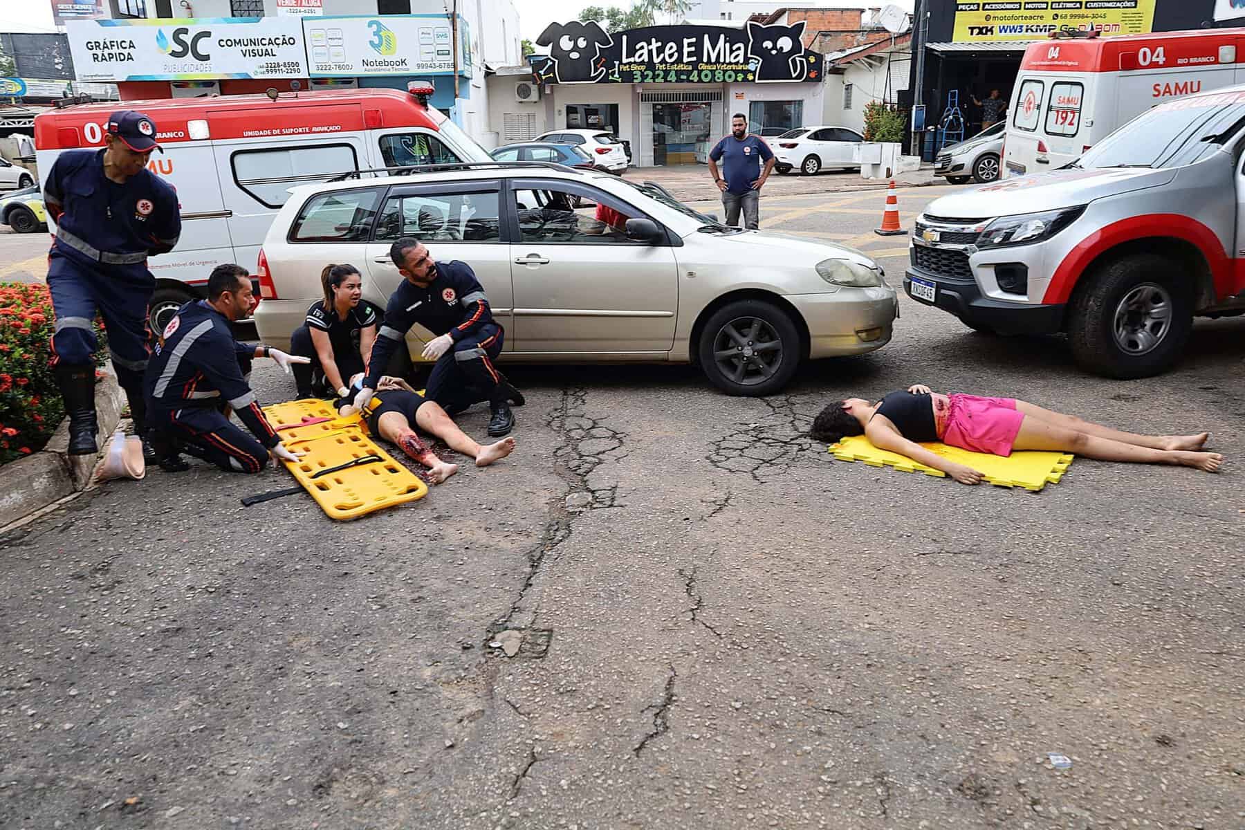 Equipe do Samu participa de capacitação para incidente com múltiplas vítimas, com direito à simulação realística