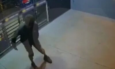 Imagens de câmeras de segurança registraram homem defecando no chão | Bnews - Divulgação Reprodução / Vídeo