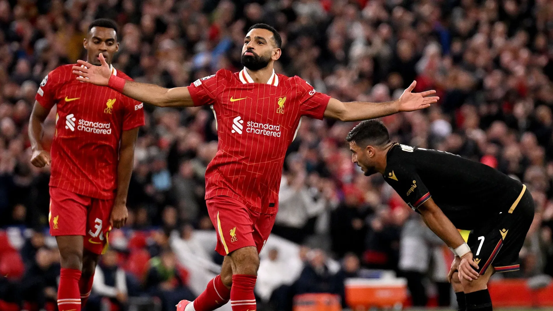 Com golaço de Mohamed Salah, Liverpool vence Bologna na Champions League