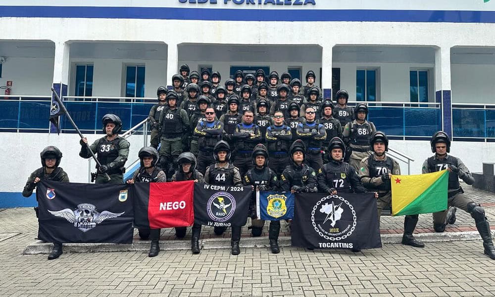 WhatsApp-Image-2024-10-03-at-13.54.46-1024×768 Soldados acreanos em foto com os demais alunos. Foto: cedida