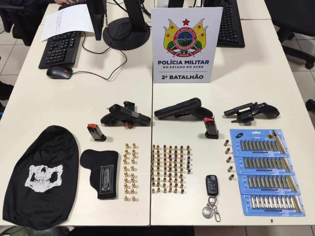 Polícia Militar prende quadrilha com três armas de fogo e 131 munições no Segundo Distrito de Rio Branco