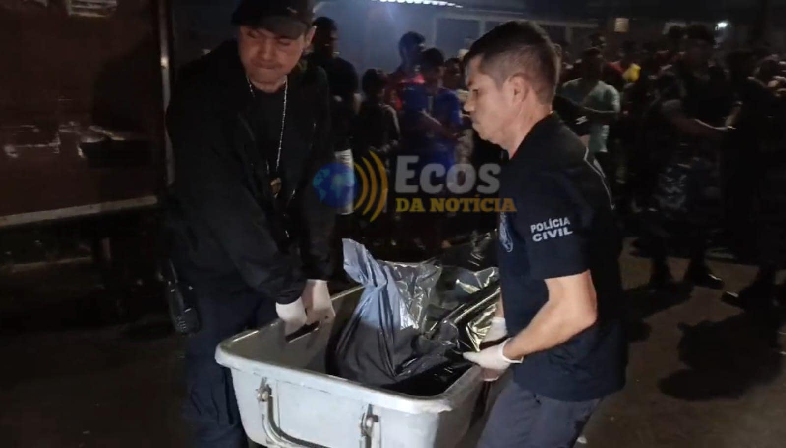 Bandidos invadem casa, rendem família e executam homem a tiros na capital