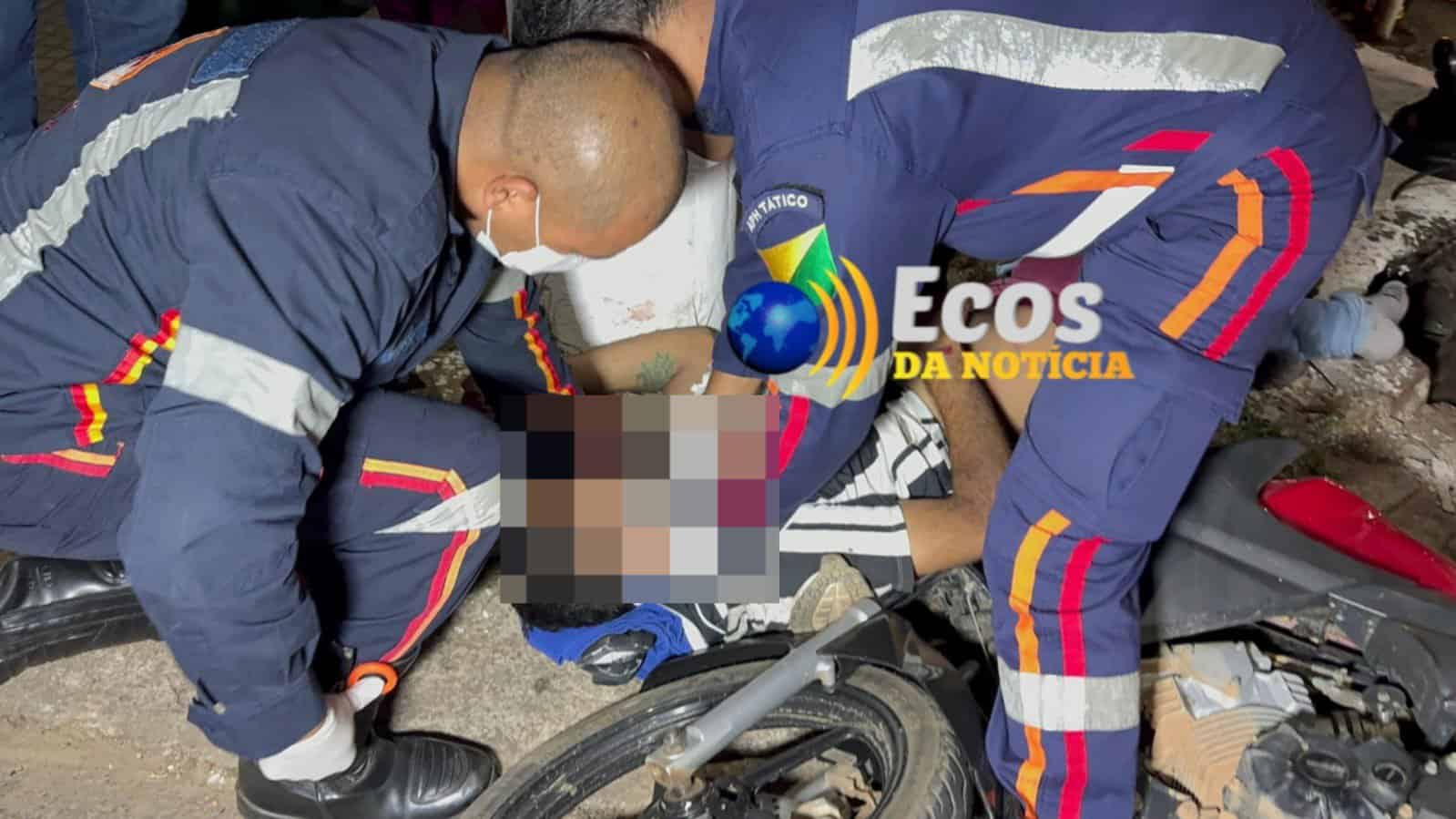 Colisão entre moto e carro deixa motociclista gravemente ferido