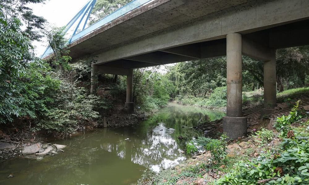 WhatsApp-Image-2024-10-09-at-11.37.48-1024×683 Projeto, que terá duração de 30 dias, vai abranger uma extensão de 22 quilômetros ao longo do igarapé. Foto: Pedro Devani/Secom