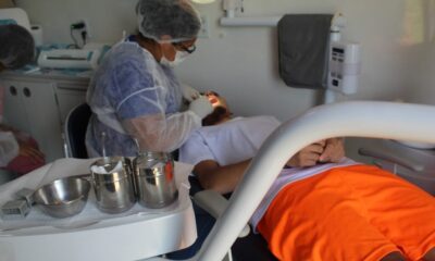 WhatsApp-Image-2024-10-21-at-12.12.39-1024×682 Detento sendo atendido dentro de Van no Complexo Penitenciário de Rio Branco. Foto: Zayra Amorim