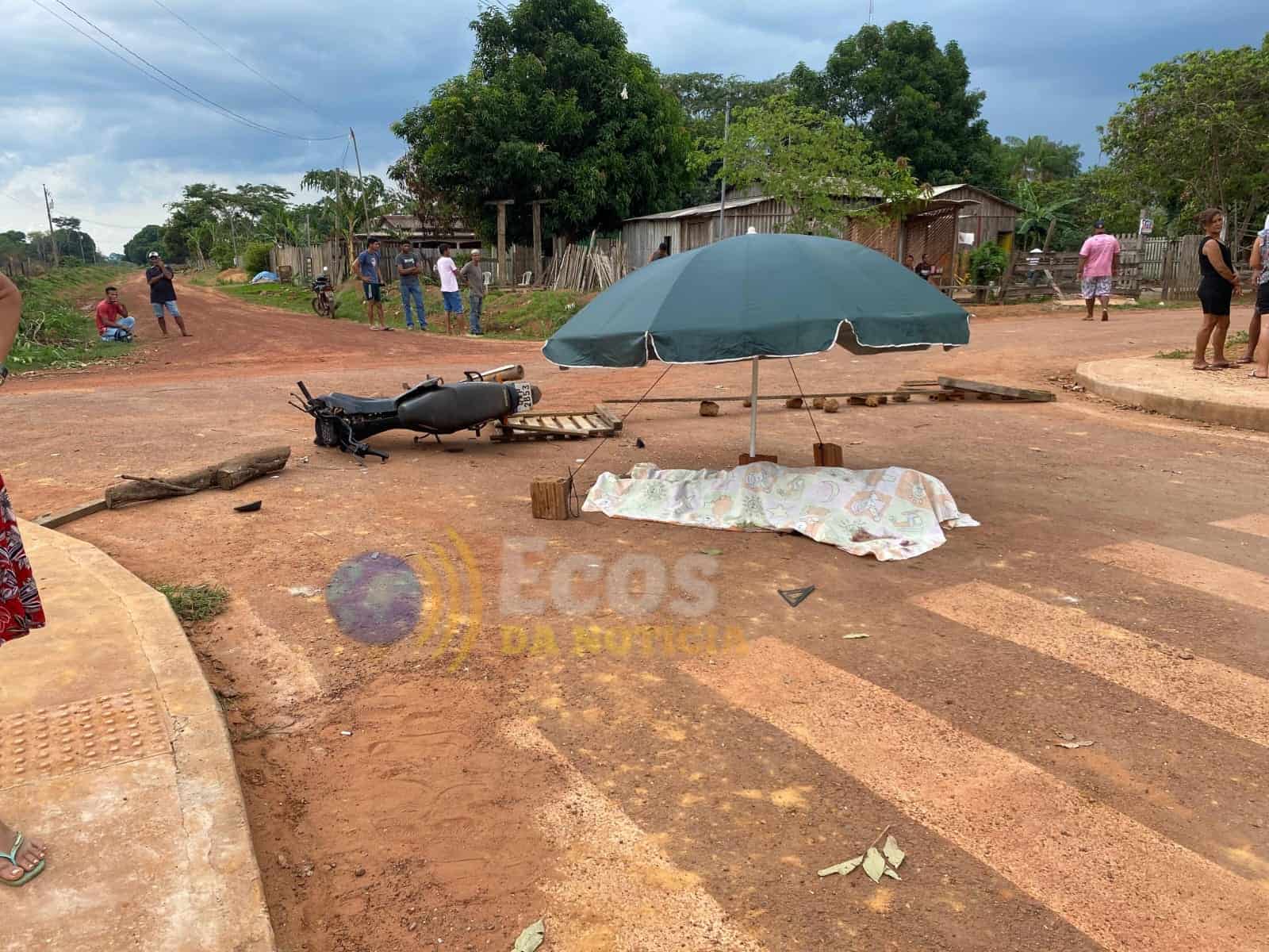 Colisão entre carro e moto deixa um morto na BR-317 no interior do Acre