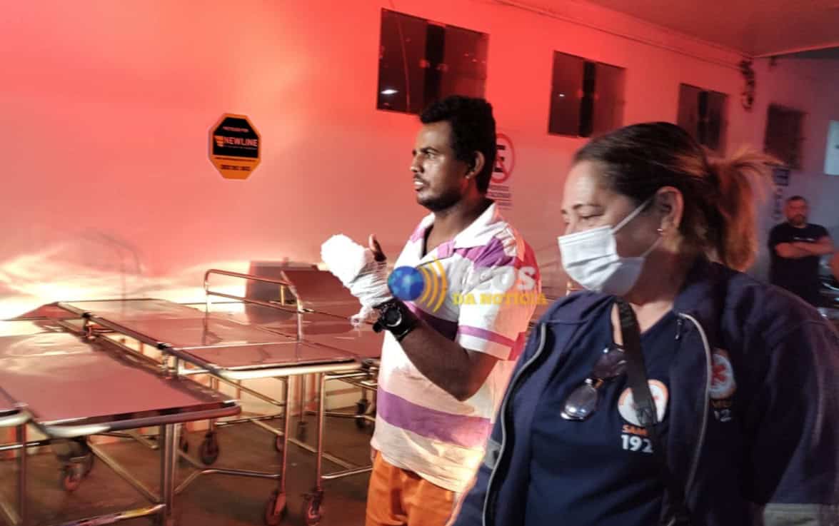 Padrasto fere enteado a golpes de terçado e quase tem dedo decepado durante briga em Rio Branco