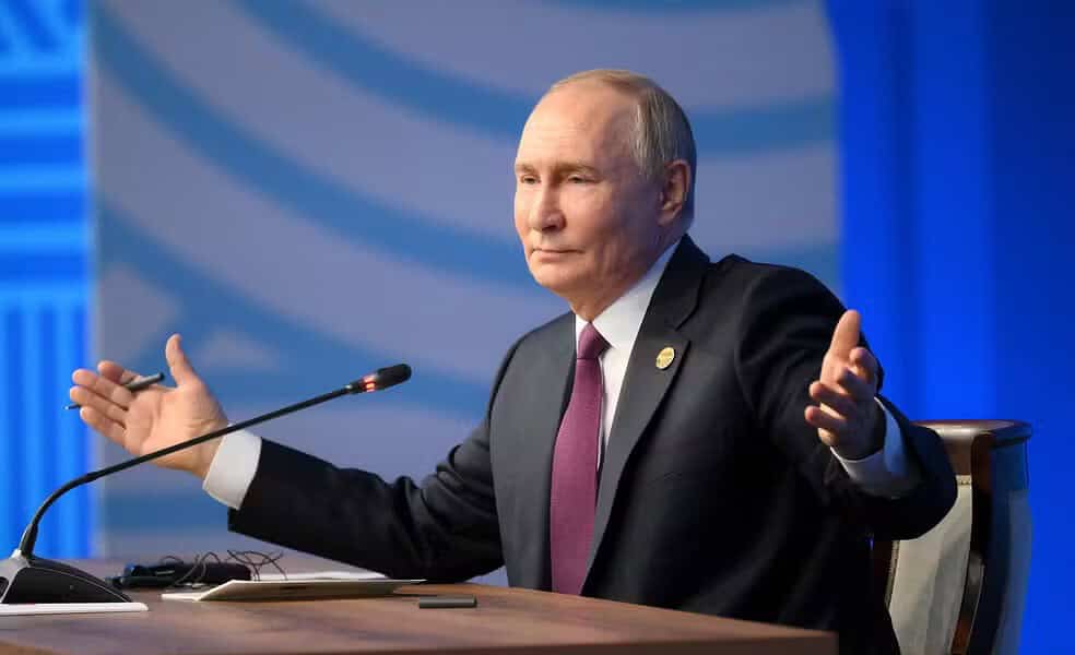 WhatsApp Image 2024-10-24 at 18.38.18 O presidente russo, Vladimir Putin, conversa com jornalistas durante a reunião de cúpula dos Brics em Kazan, na Rússia — Foto: Alexandr Kryazhev/BRICS-RUSSIA2024/Reuters