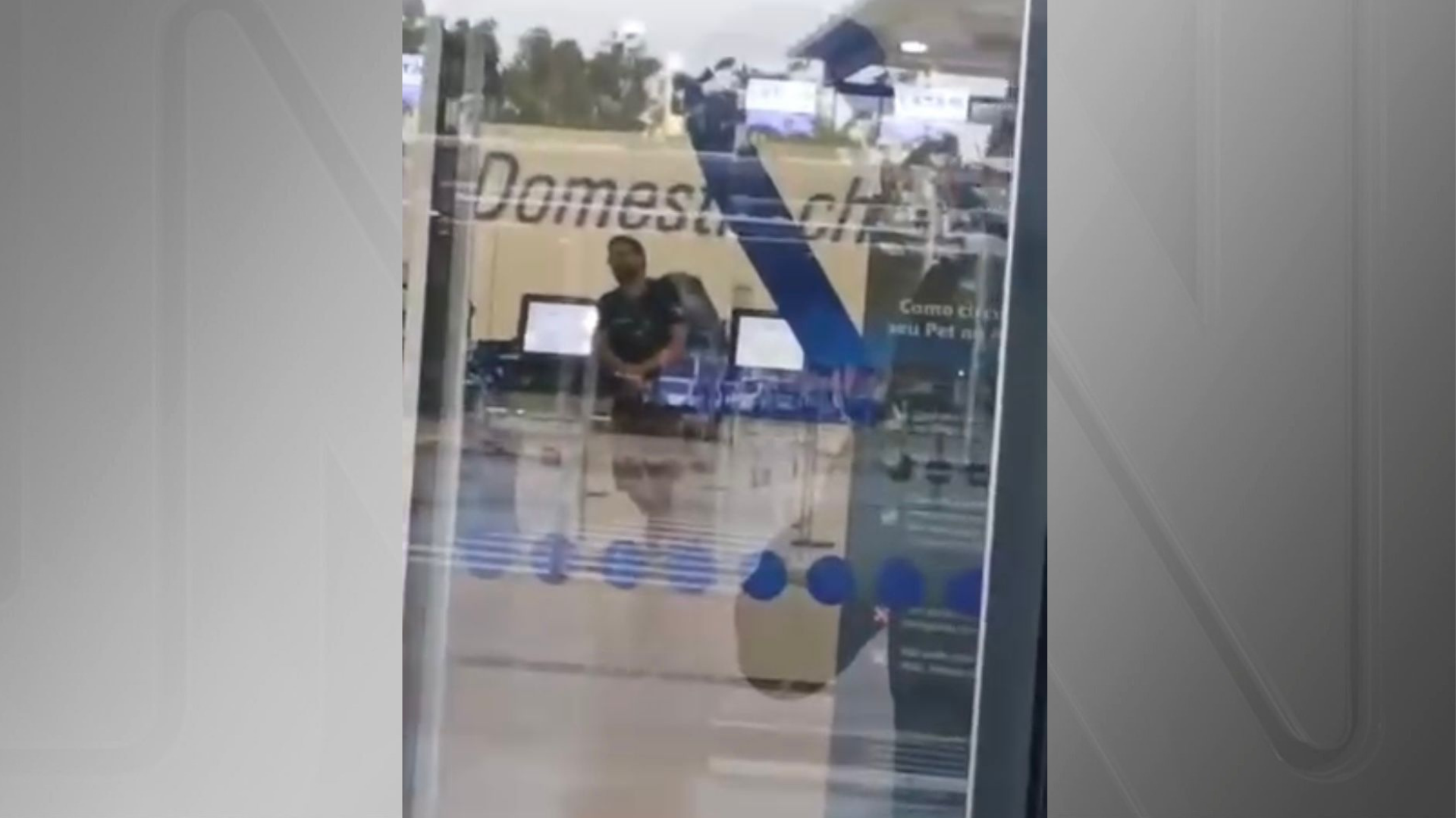 Policial armado fecha check-in e exige voo no aeroporto de Fortaleza; assista ao vídeo