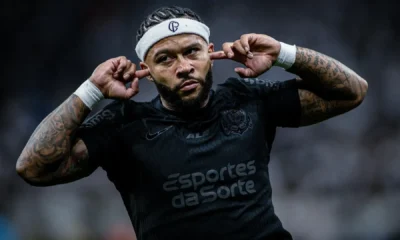 depay-gol-corinthians-athletico-pr-e1729212643352 Rômulo MagalhÃes/Código19/Gazeta Press