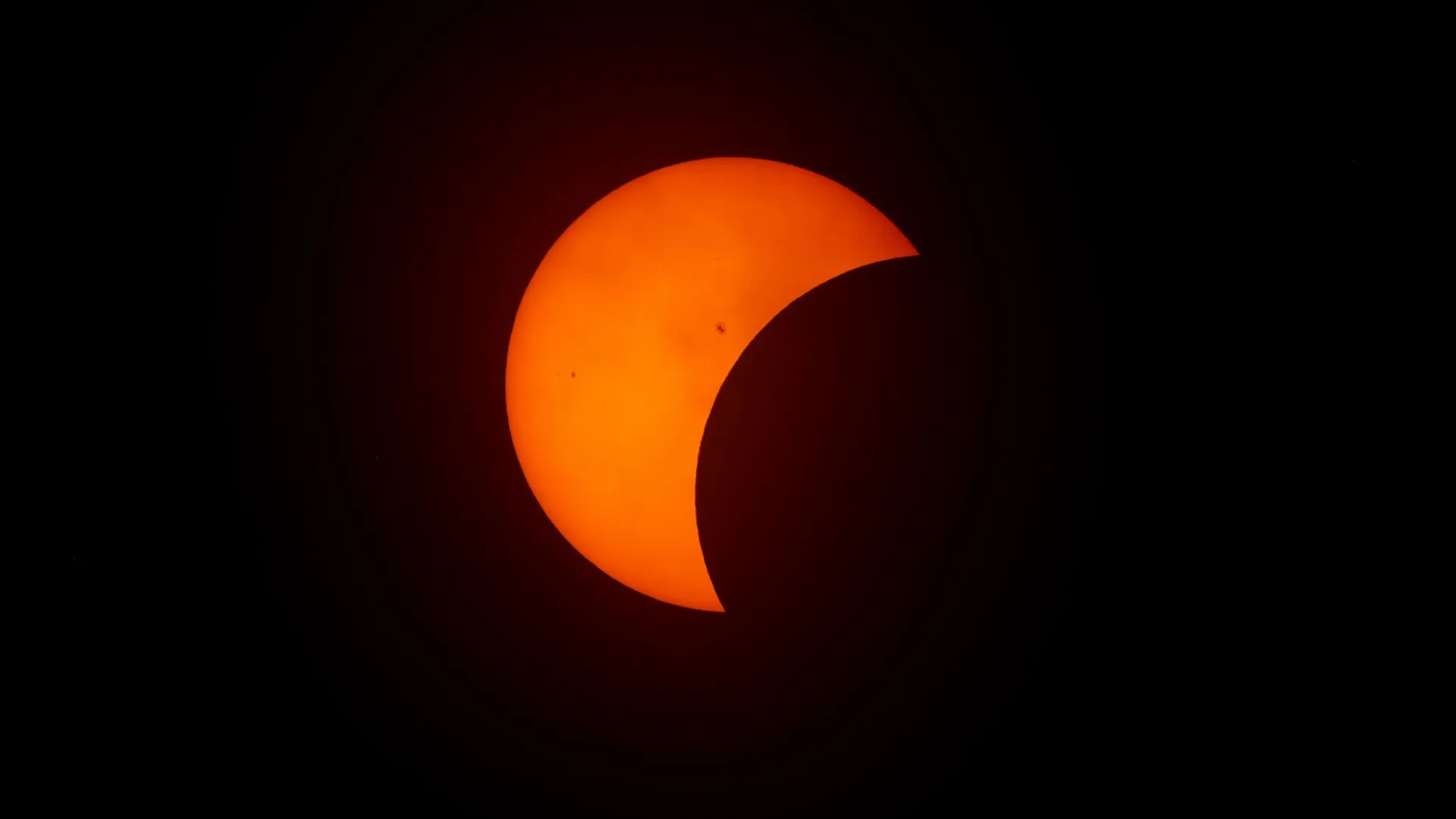 Eclipse parcial do Sol poderá ser visto hoje em parte do Brasil; saiba mais sobre fenômeno