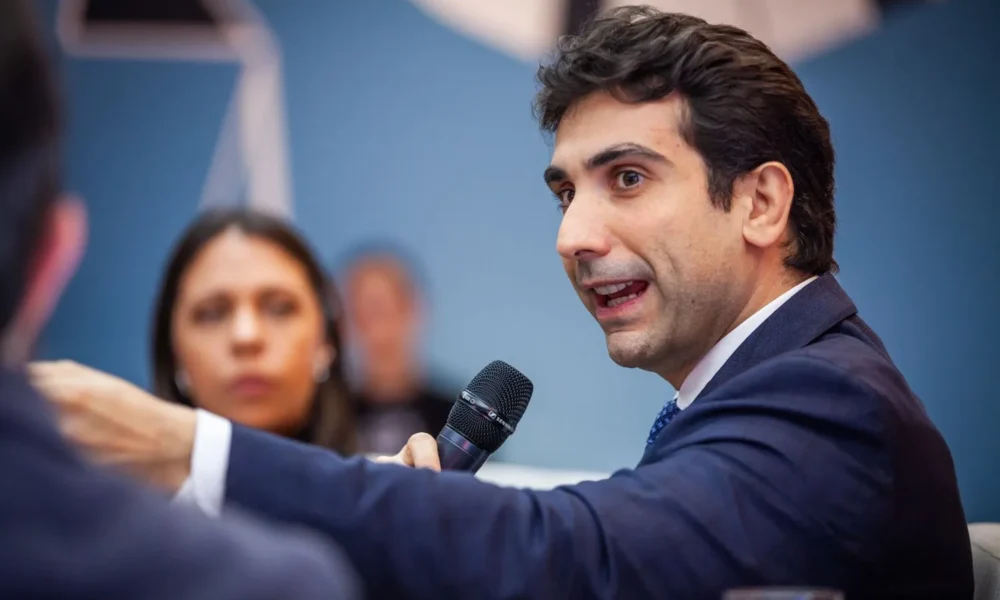 Indicado de Lula, Galípolo afirmou que, nas conversas que teve com o chefe do Executivo, teve a garantia de "liberdade na tomada de decisões" • Diogo Zacarias/MF