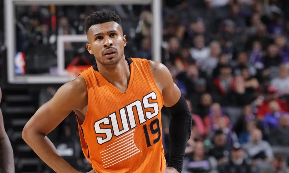 Leandrinho jogou por várias equipesA, entre elas o Phoenix Suns • Rocky Widner/NBAE via Getty Images