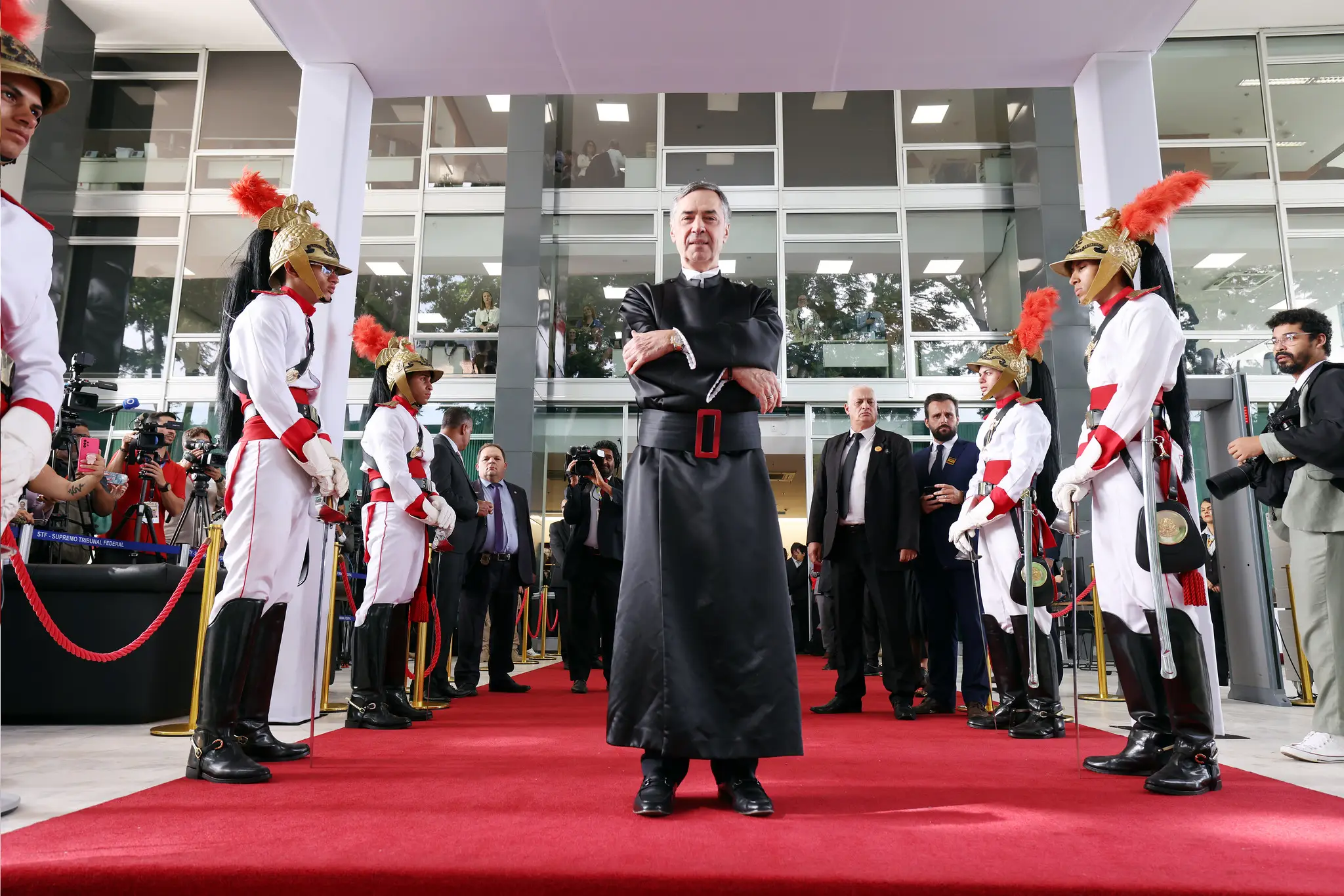 Barroso reage a pacote anti-STF: “Não se mexe em instituições que estão funcionando”